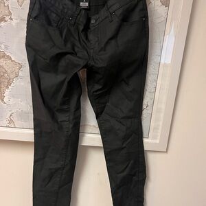 Black Skinny Pants - Classic Fit